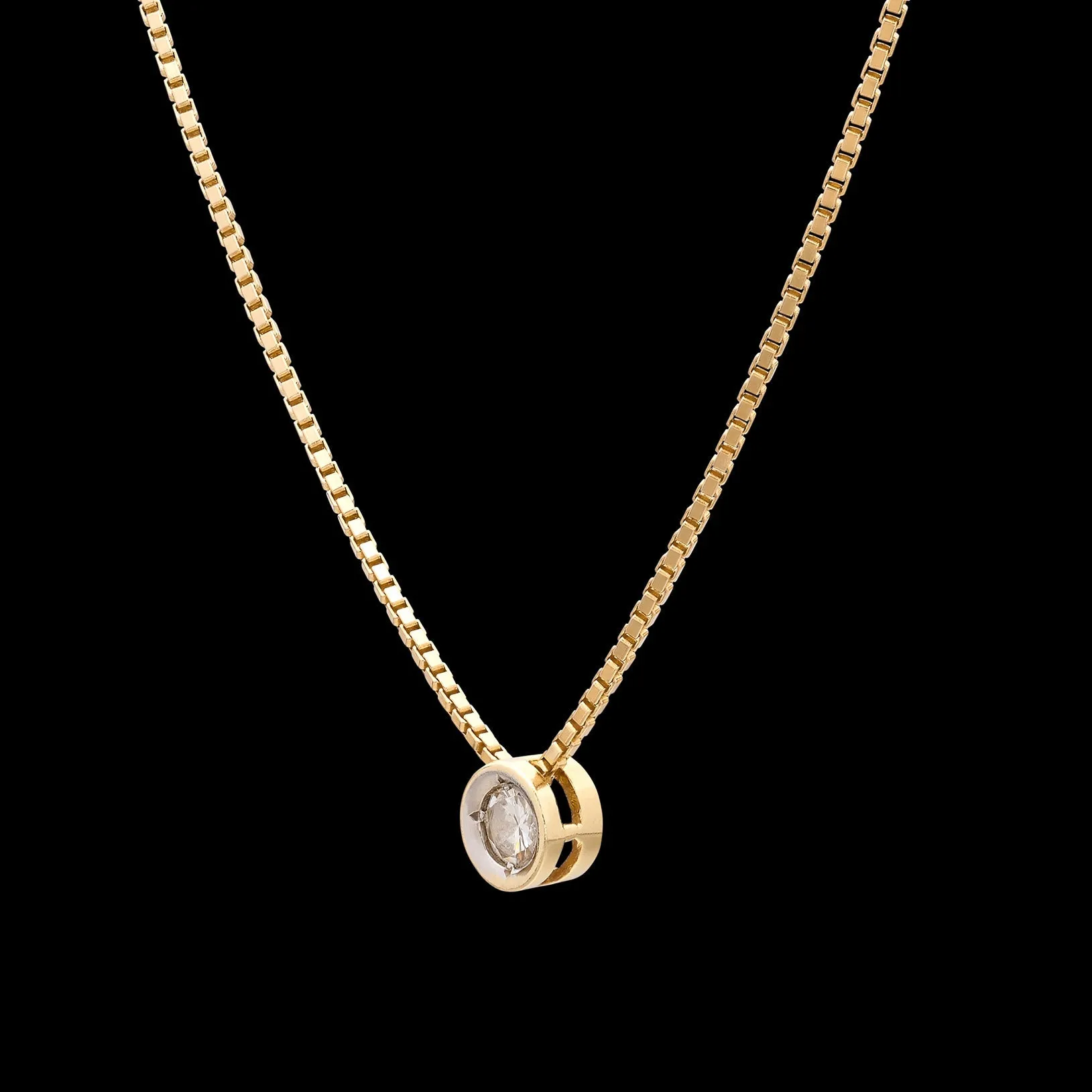 14 karat Yellow Gold Solitaire Diamond Necklace