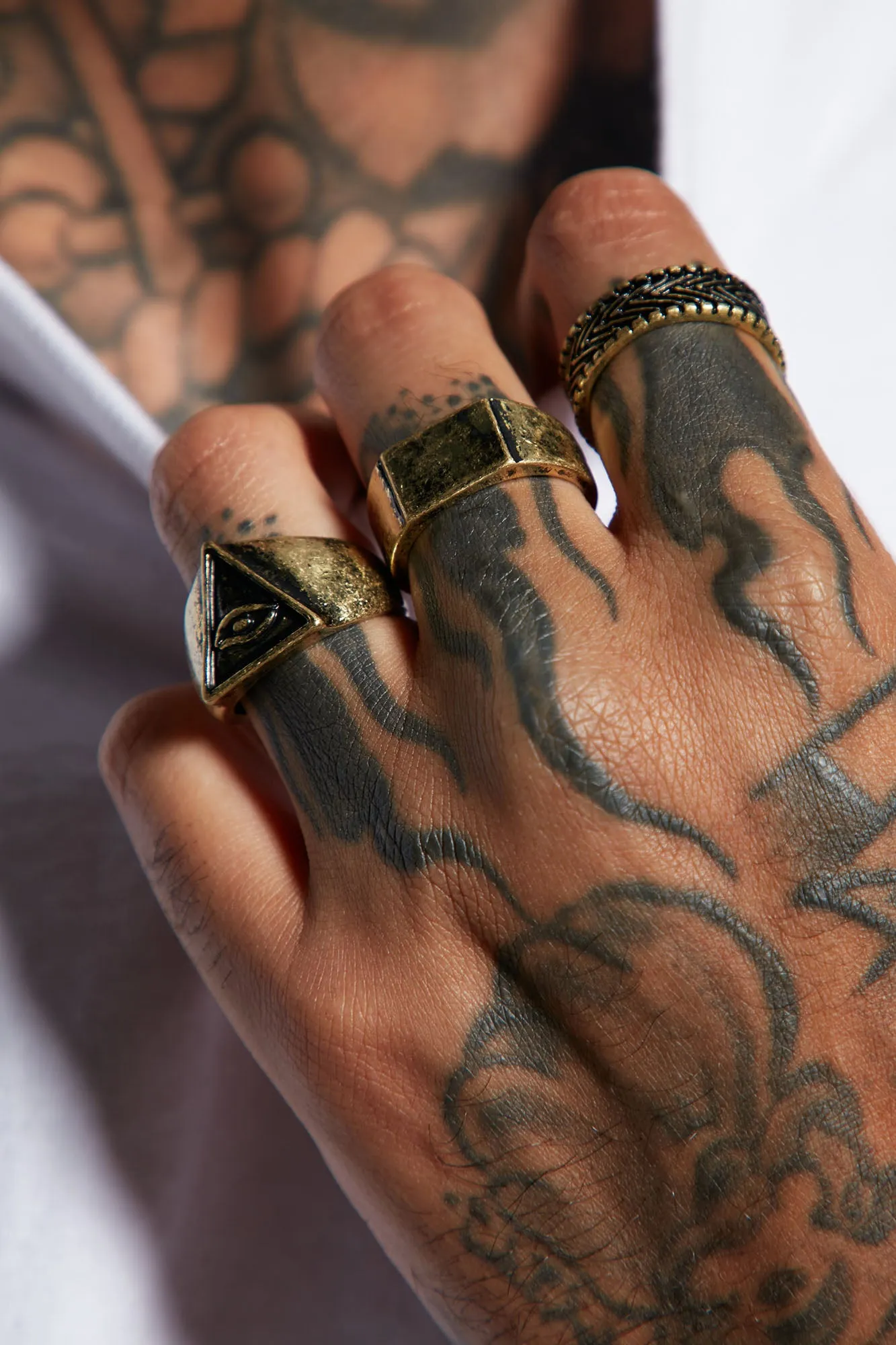All Eyes On Me Ring Set - Gold