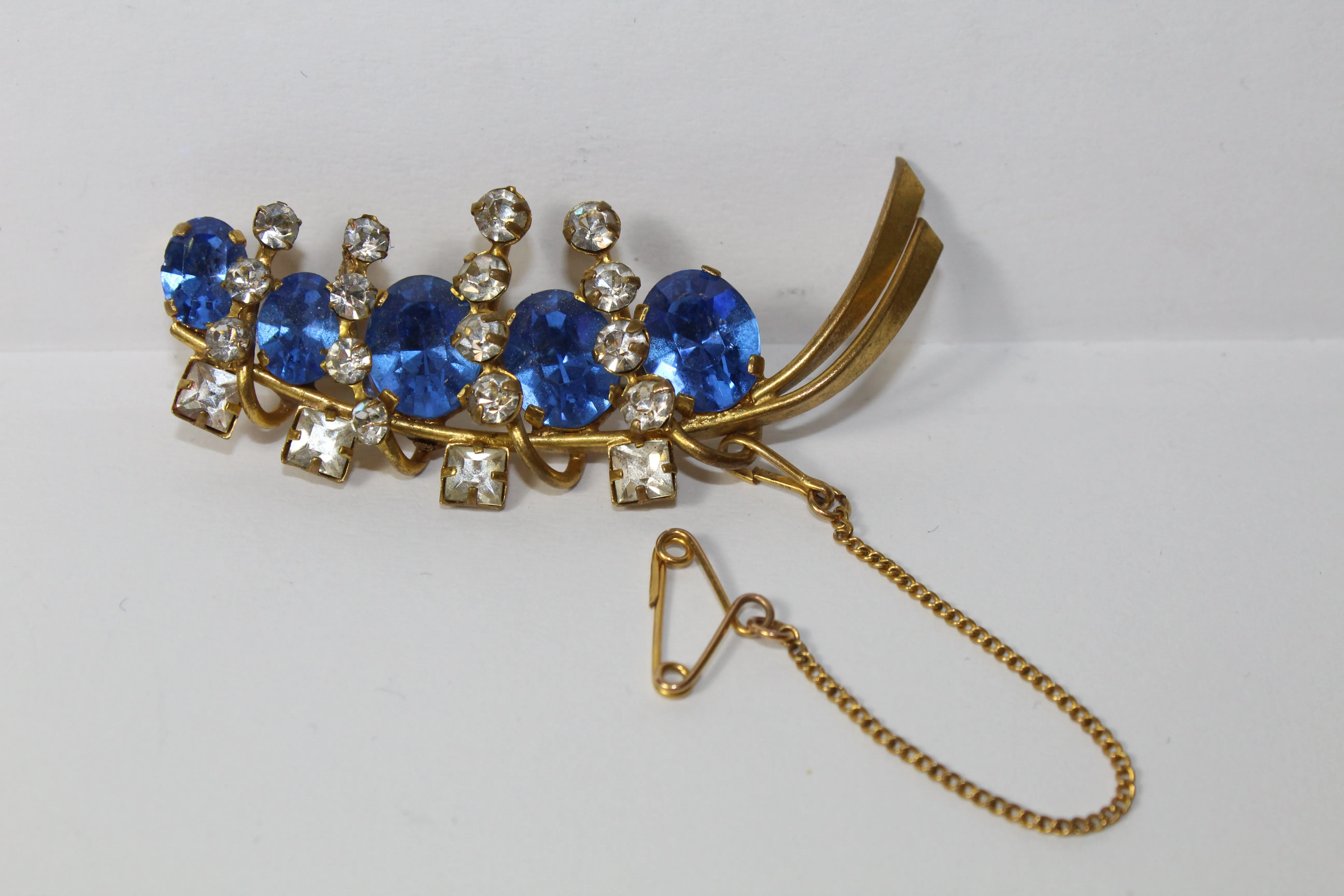 Diverse Vintage Brooches, Various Models, Made in 1960