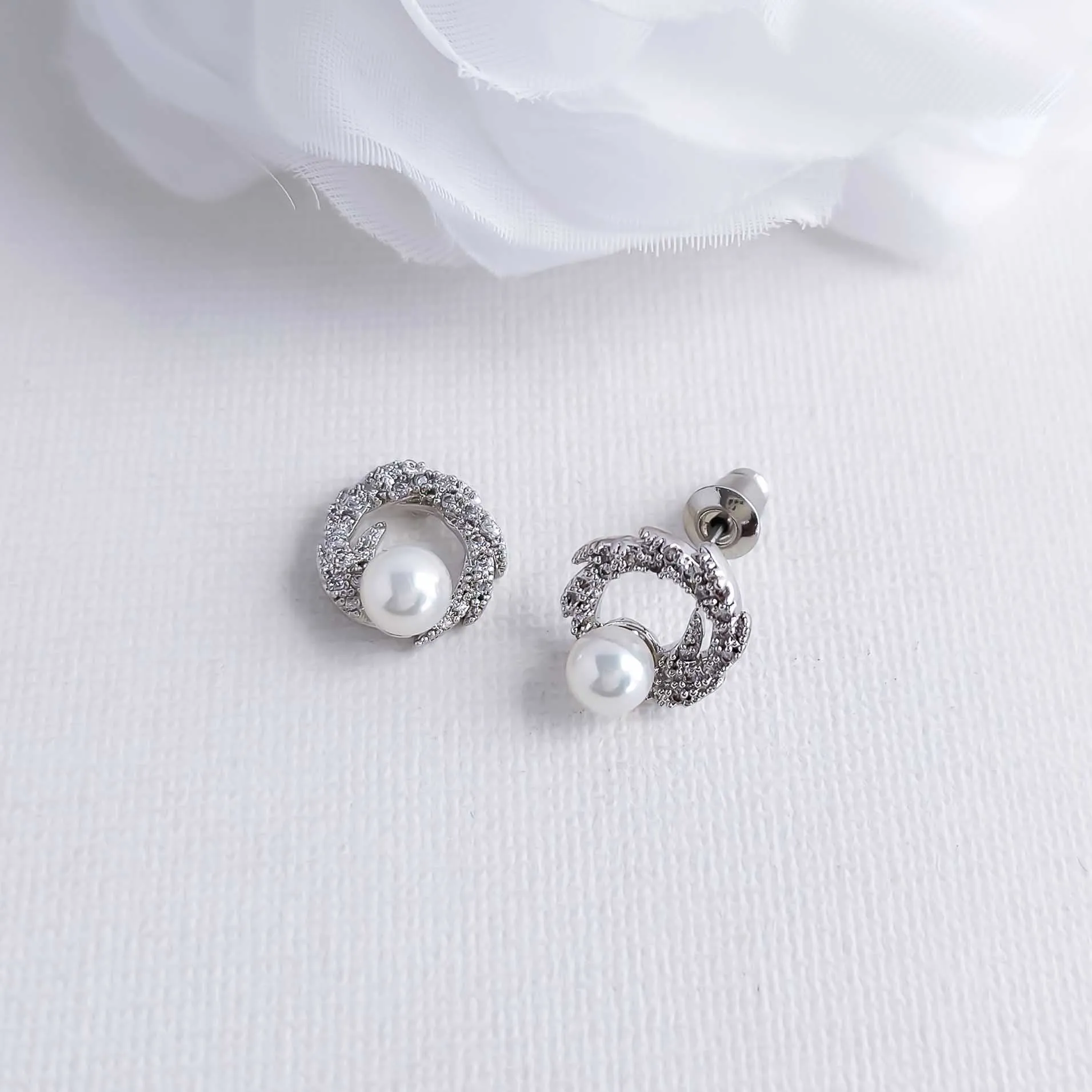 Wreath Earrings with Pearl -Vivian