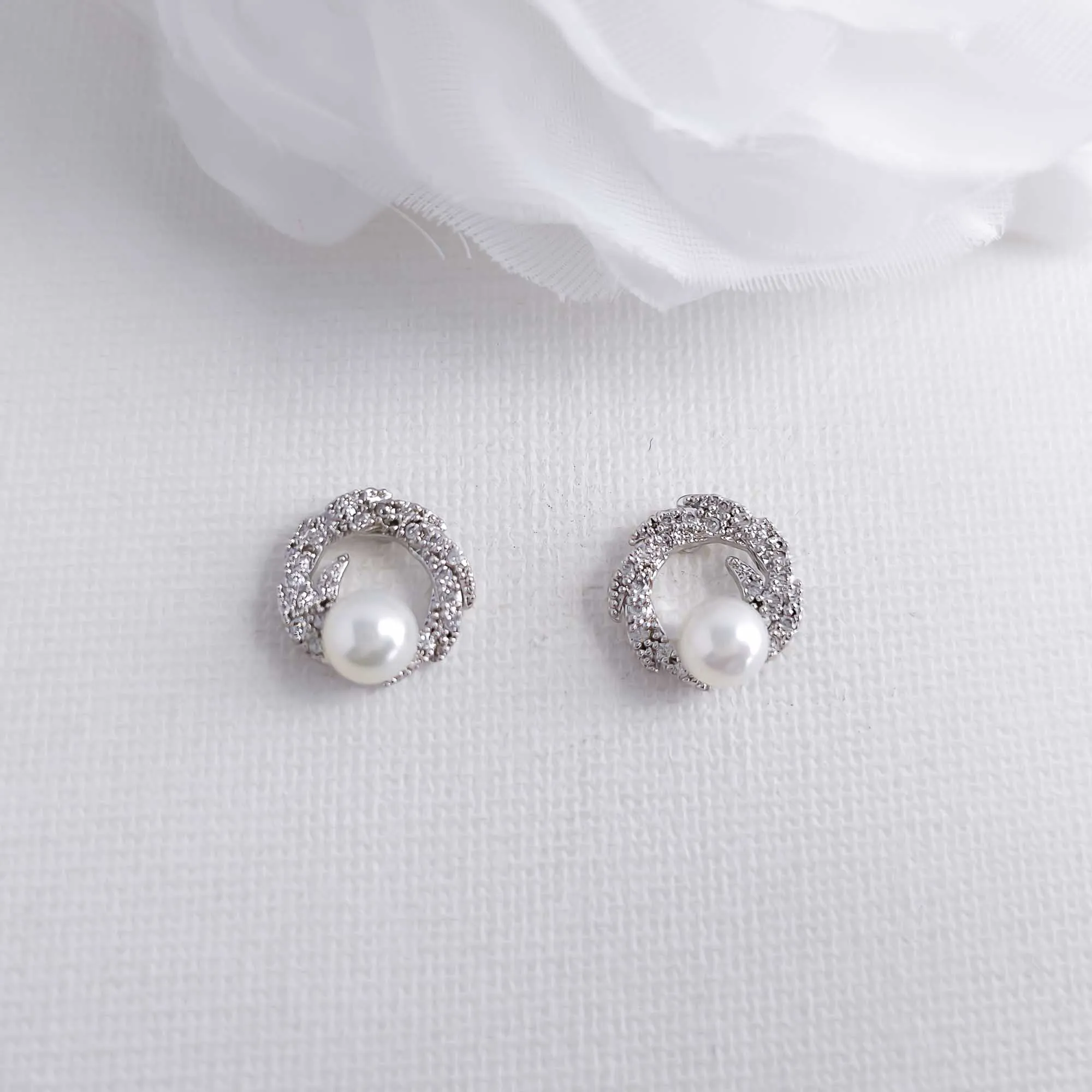 Wreath Earrings with Pearl -Vivian